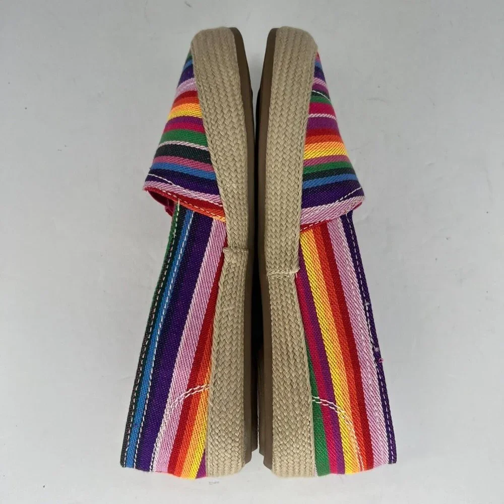 Maui Island Womens Tiki Multicolor Canvas Color Striped Size 7M Slip On Shoes